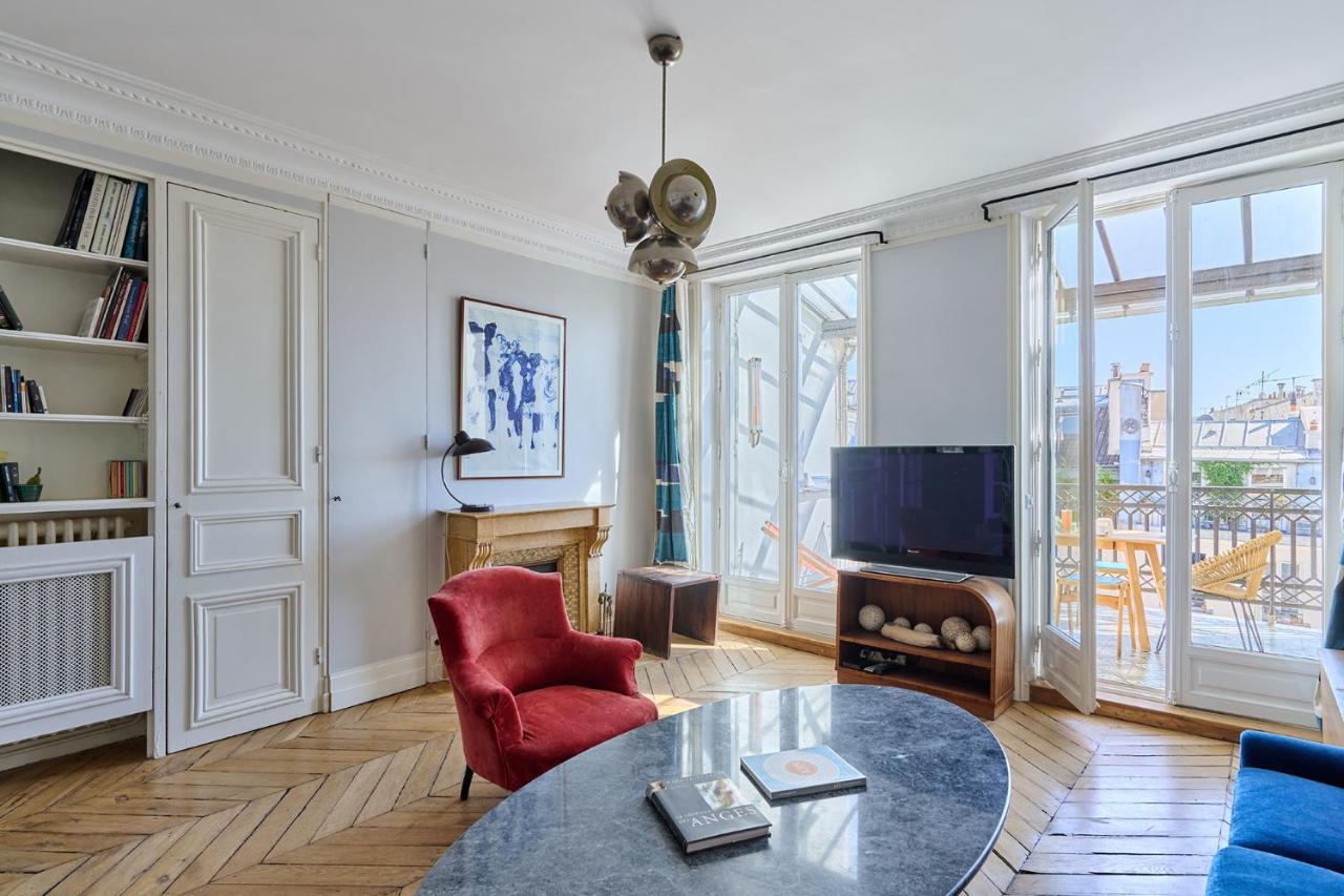 Apartment Center Of Paris With Terrace By Studio Prestige Luaran gambar