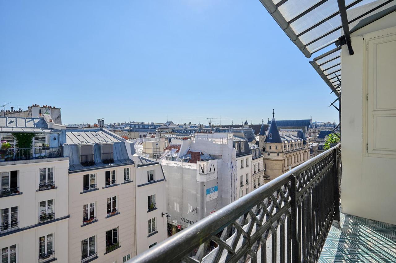 Apartment Center Of Paris With Terrace By Studio Prestige Luaran gambar